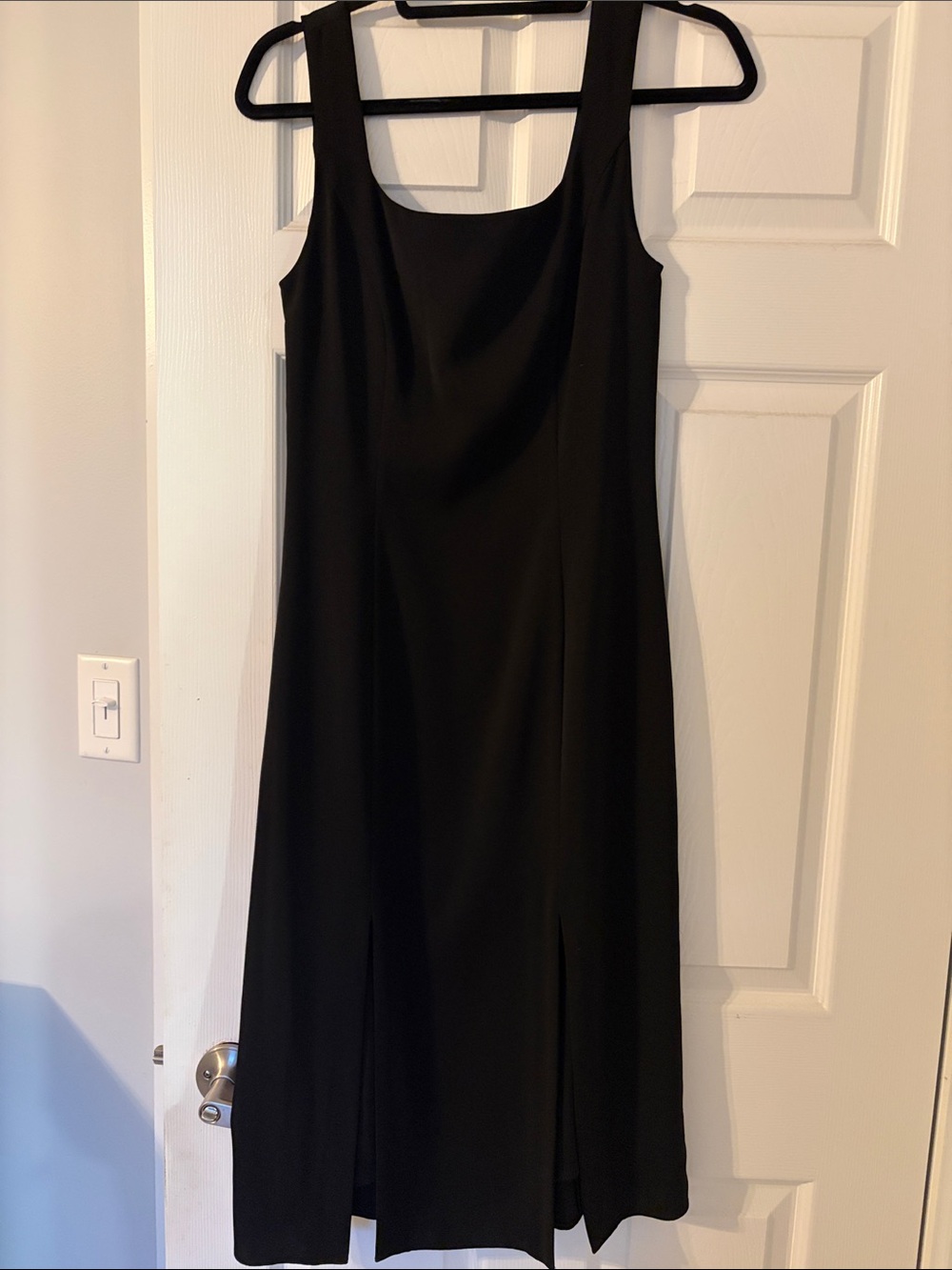 RW&CO. Black Sleeveless Square-Neck Midi Dress